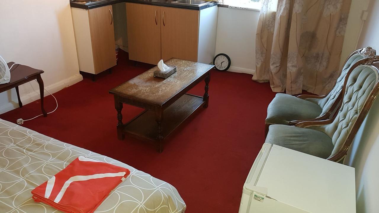 Hatfield Suites Buitenkant foto